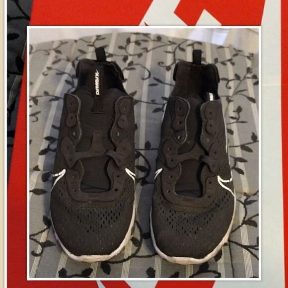 Nike Men's React Vision Running Shoe, Black White Black, Size 12 - Picture 2 of 6